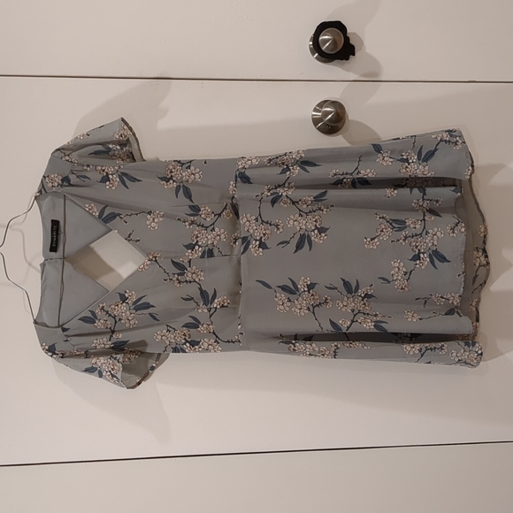 Dynamite floral dress - Picture 1 of 3